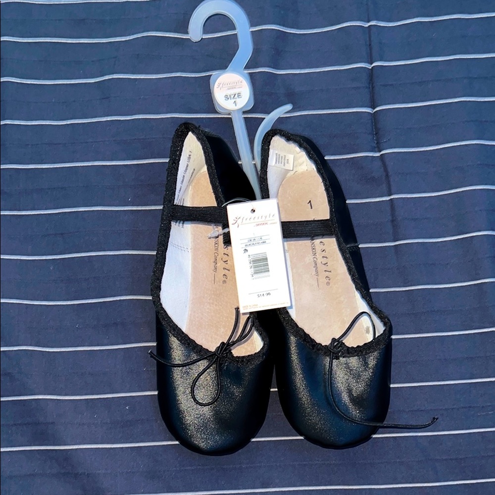 Freestyle a DANSKIN company ballet shoes